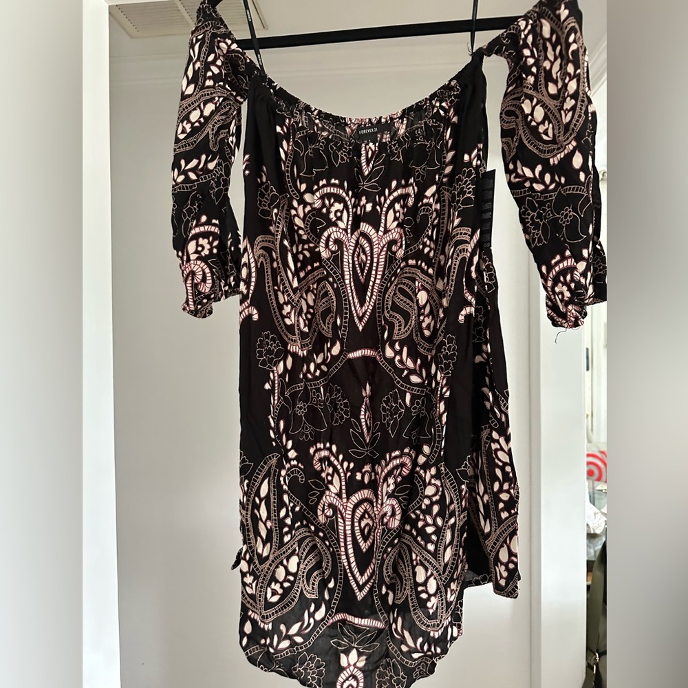 🎉🎉Forever 21 Black Off Shoulder Dress🎉🎉